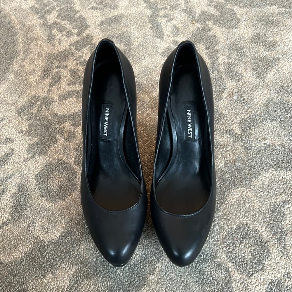 EUC Nine West Pumps